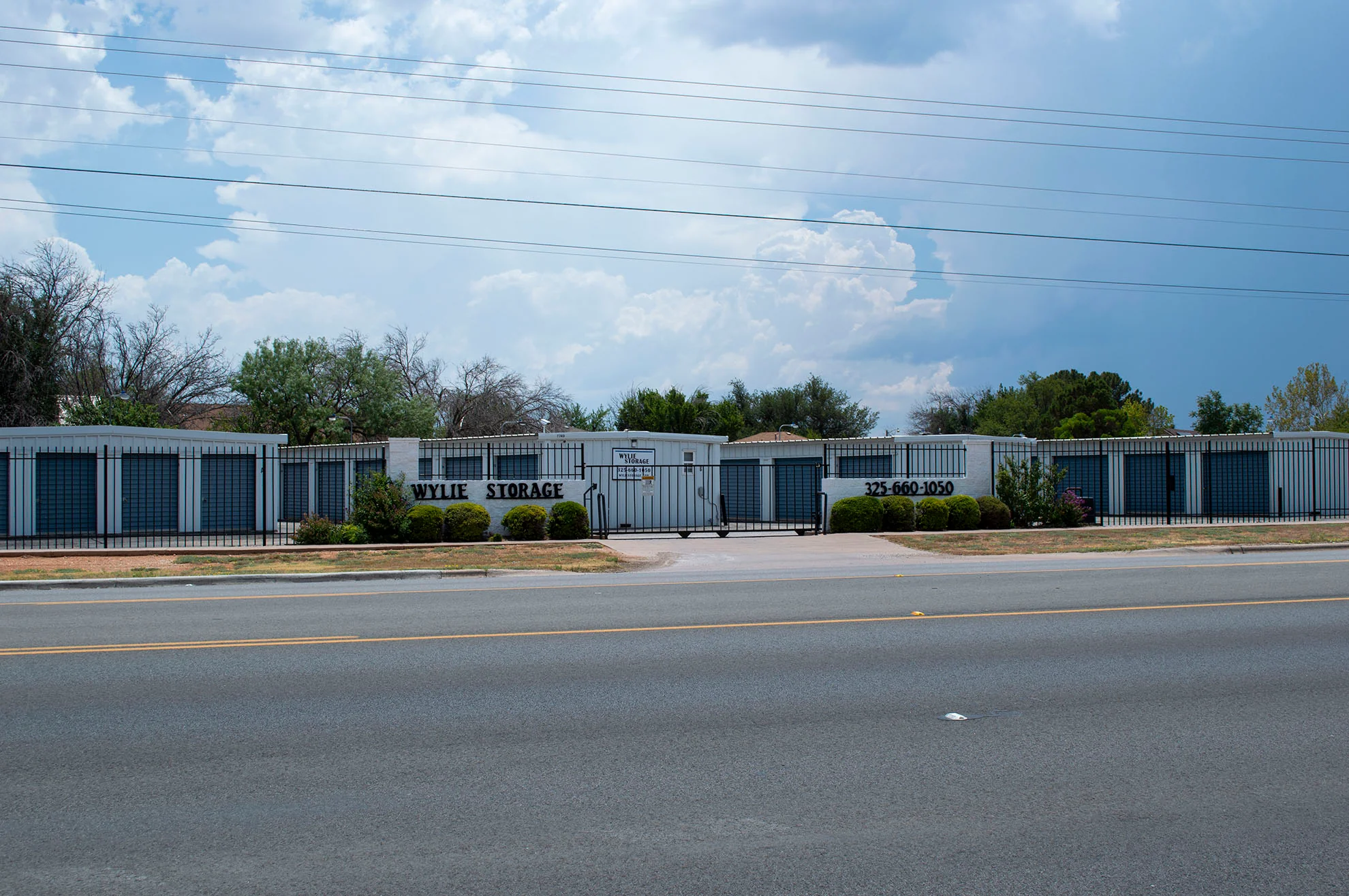 Wide view of Wylie Storage on Buffalo Gap Road in Abilene, Texas